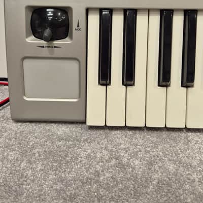 Novation X-Station 61-Key 8-Voice Synthesizer with USB Interface 2004 Silver image 8