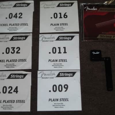 ONE SET new old stock Fender Nickel Plated Steel Electric Guitar Strings (gauge 9 set: 9, 11, 16, 24, 32, 42) P/N: 086-8204-103 and new Fender String Winder (for electric & acoustic guitar) - Model #: 0991028010 image 2