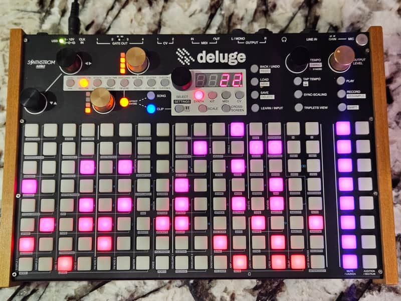 Synthstrom Audible Deluge 64-Voice Desktop Synthesizer with Numeric Display