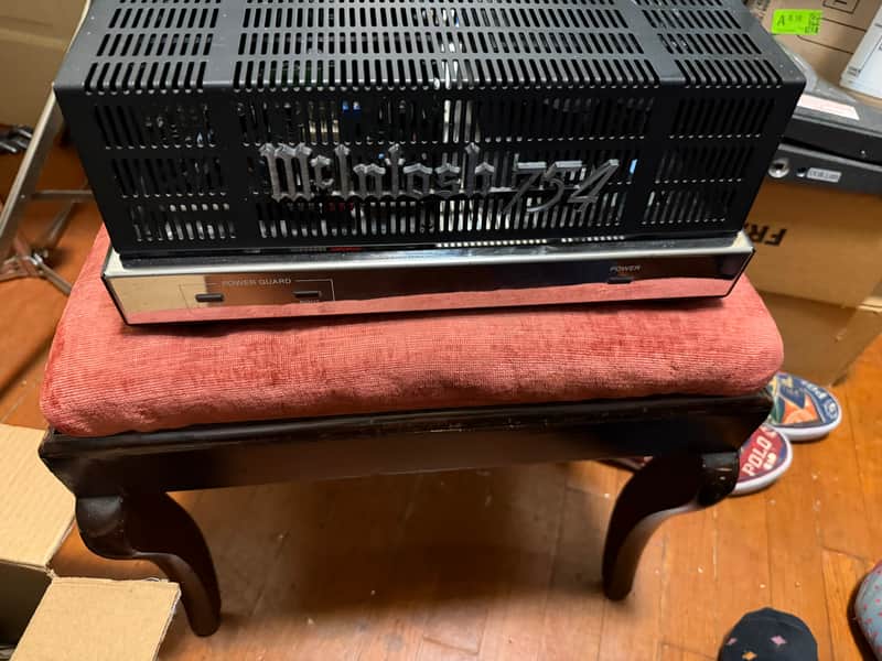 McIntosh Mc754 power amplifier - Chrome and black