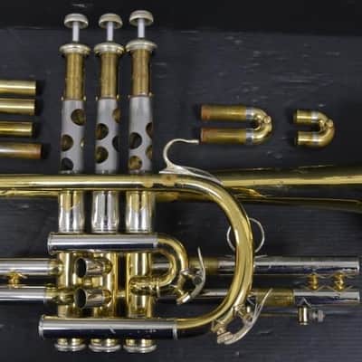 Corneta Bach Stradivarius 37 Corporation lacada en buen estado. image 7