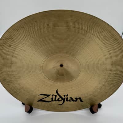 Zildjian 18" A Series Medium Ride Cymbal 1982 - 2005 - Traditional image 8