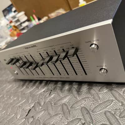 Realistic 31-1988 Stereo Frequency Equalizer Professionally serviced image 3