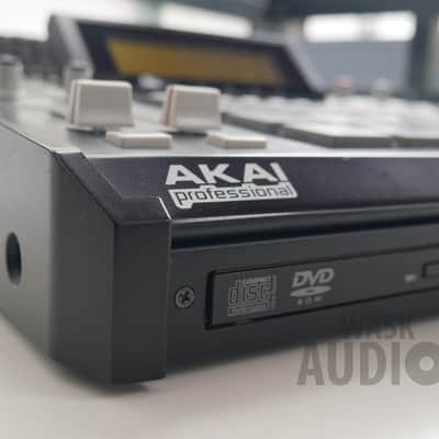 Akai MPC 2500 // Serviced // JJOSXL // 128MB // Black image 3