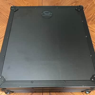 Pioneer DJM-2000 w/ Flight Case image 10
