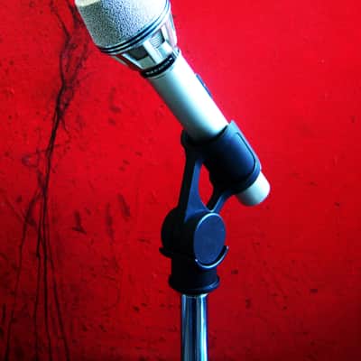 Vintage 1970's AKG D190ES / D190E dynamic cardioid microphone Low Z 280 OHMS w mic clip D1000E D330BT image 5