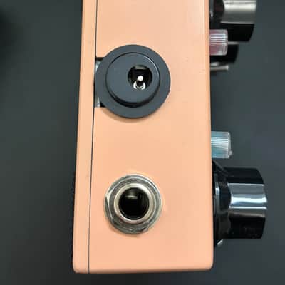 Caroline Guitar Company Arigato Phaser / Vibrato 2022 - Present - Peach image 4
