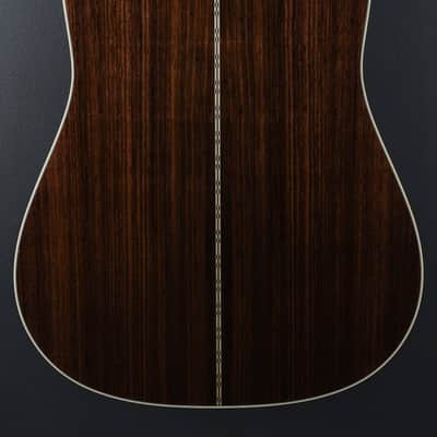Martin D-28 - Natural Gloss image 4