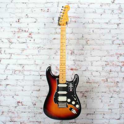 Fender - American Professional Classic Stratocaster - Electric Guitar - HSS - Maple Fingerboard - 3-Color Sunburst - w/ Deluxe Gigbag image 2