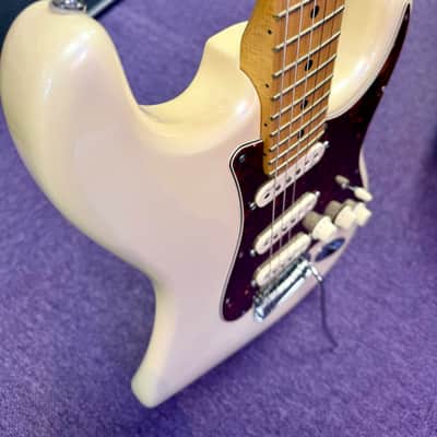 Fender American Deluxe Stratocaster Electric Guitar Olympic Pearl inc Hard Case (2011) image 6