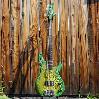 G&L USA Custom Shop Kiloton-5 Black Crinkle Over Yellow Greenburst 5-String Electric Bass Guitar w/ Deluxe Black Tolex Case (2025) image 3