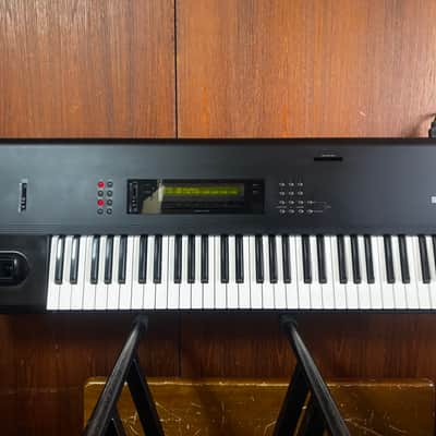 Korg M1 Music Workstation 61key synthesizer New internal battery w/ case