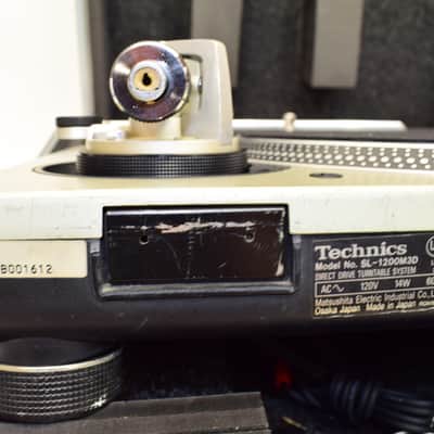 Technics SL-1200M3D Direct-Drive Turntable w/ Odyssey Road Case image 8