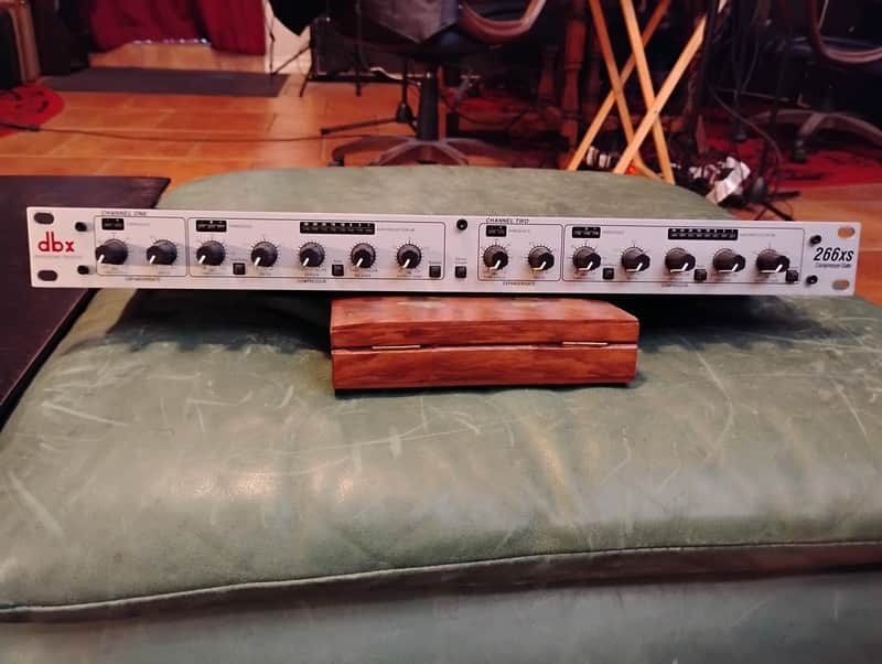dbx 266xs Dual-Channel Compressor / Gate 2010s - Silver image 1