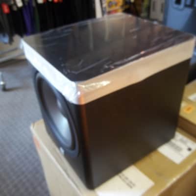 JBL 260P 12" Powered Subwoofer 300W Black image 3