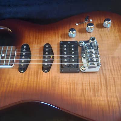 G&L Empress Wood Legacy 2017 - Bourbon Burst image 2
