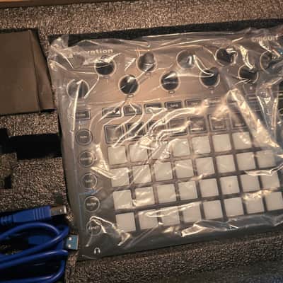 Novation Circuit Groovebox 2015 - 2021 - Black image 3
