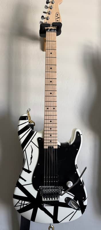 EVH Striped Series 2024 Black/White image 1