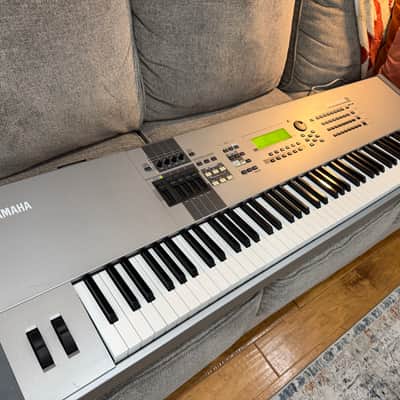 Yamaha Motif 8 Production Synthesizer 2000s - Gray image 1