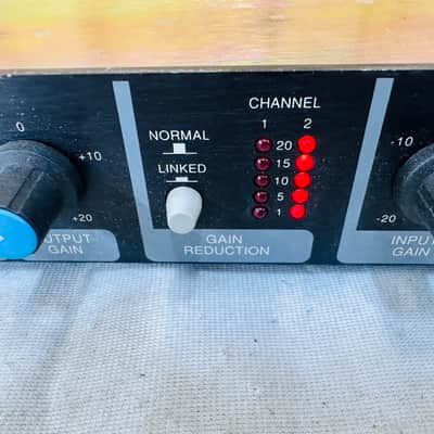 Furman Model LC-6 Stereo Compressor Gate 1U space - tested & working image 7