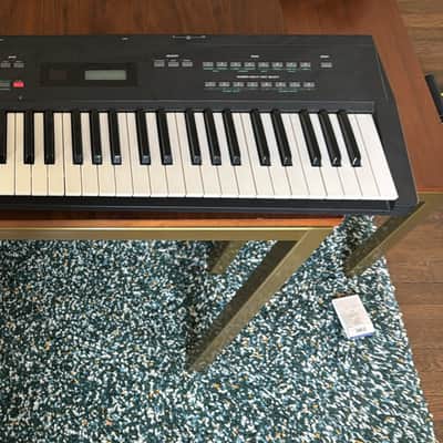 Yamaha SY35 Dynamic Vector Synthesizer image 2