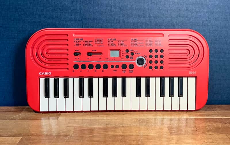 Casio UK-01 32-Key Mini Keyboard | SA-46 image 1