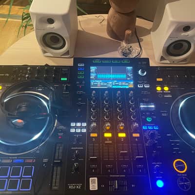 Pioneer XDJ-XZ 4-Channel Rekordbox / Serato All-In-One DJ System 2020 - Present - Black image 2