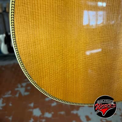 Martin   Hd 28 V Vintage Series image 11