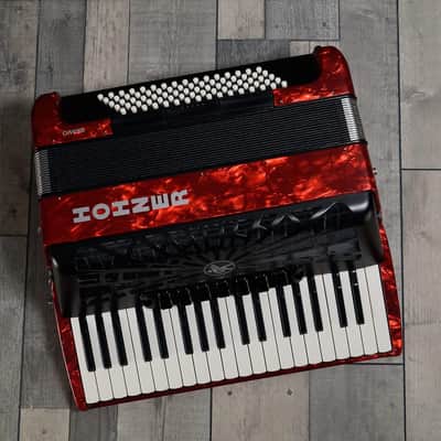 Hohner Bravo III Chromatic 80 Bass Piano Accordion RED + Bag, Straps image 2