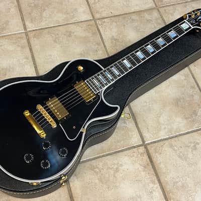 2025 Gibson Chambered Les Paul Custom Ebony Ultra Light Aged Murphy Lab image 2