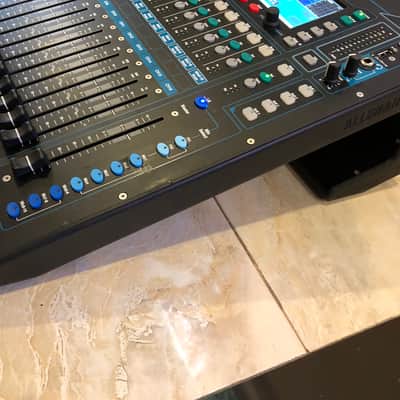 Allen & Heath QU-16 16-Channel Digital Mixer image 6