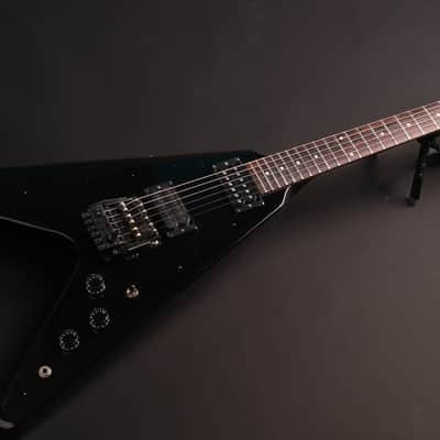 Gibson Flying V 1988 USA – Ebony – Vintage Modified – Shift 2001 Tremolo – Original Case image 2