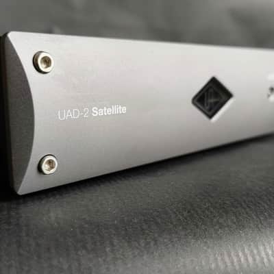 Universal Audio UAD-2 Satellite Thunderbolt 3 OCTO Core Desktop DSP Accelerator 2019 - Present - Gray image 3