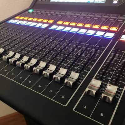Yamaha QL1 Digital Mixing Console image 7