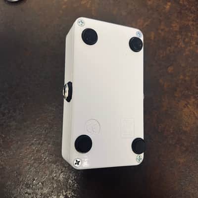 Electro-Harmonix Nano Big Muff Pi Distortion / Sustainer 2013 - Present - White / Black / Red image 2