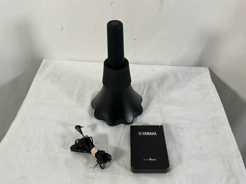 Yamaha PM7X Pickup Mute for Trumpet and Cornet + STX Personal Studio - 2010s - Black image 1