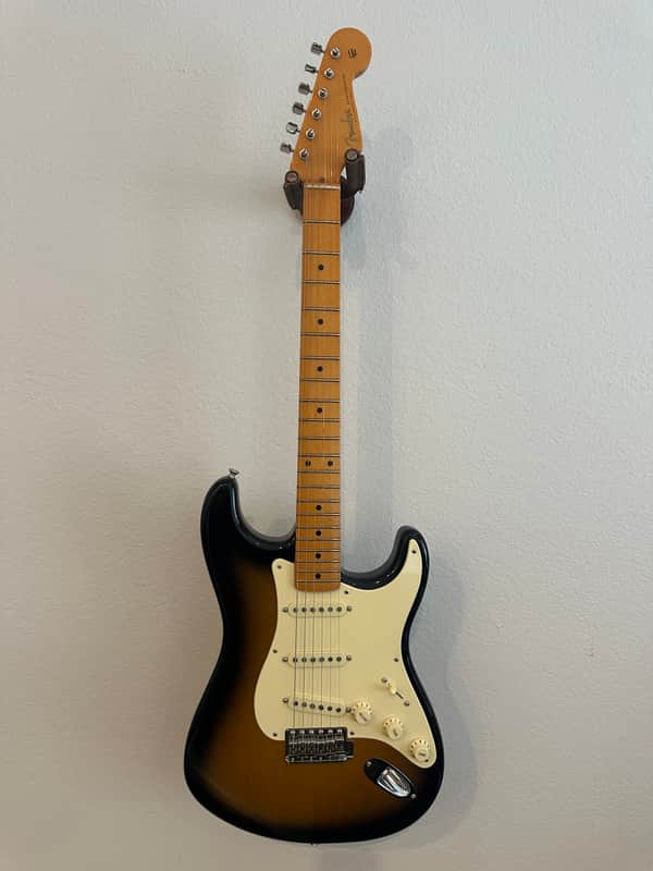 Fender Eric Johnson Stratocaster with Maple Fretboard 2005 - Present - 2-Color Sunburst image 1