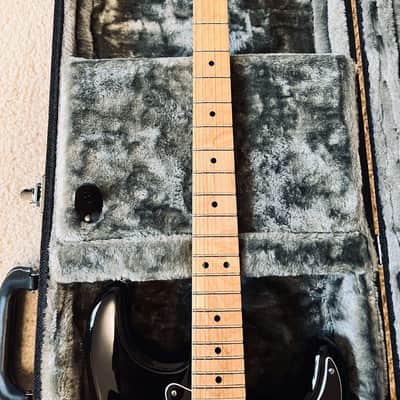 Fender Special Edition Player Stratocaster - MN  2021 Black - Upgraded Bone Nut - With Case image 4