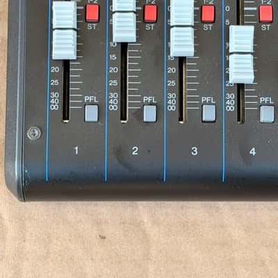 Yamaha MG12XU Mixing Console image 9