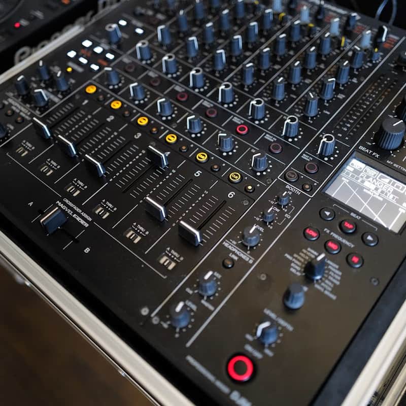 2020 Pioneer DJM-V10 6-Channel Professional Mixer Black
