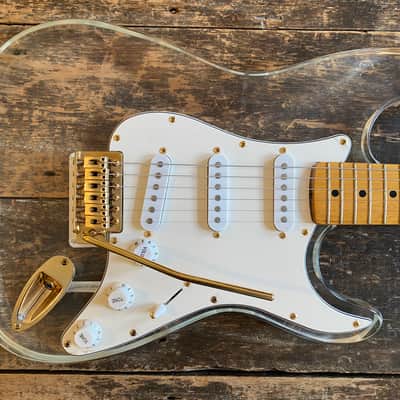 Fender Japan Very RARE Order Made 2004 Lucite Stratocaster MIJ w/ Hardcase image 3