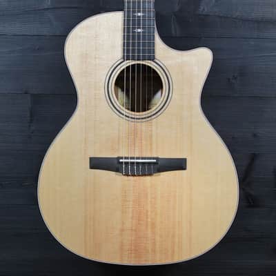 2005 Taylor 614ce Maple/Spruce Grand Auditorium Acoustic-Electric