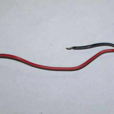 ONE very lightly used genuine Boss 9v battery clip [specifically for Boss pedals that use battery clip with black plastic covering near the terminal part (which are most of them) - but can be a replacement for the gray battery clip] image 6