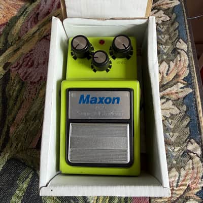 Maxon SD-9 Sonic Distortion 2010s - Neon Green image 8