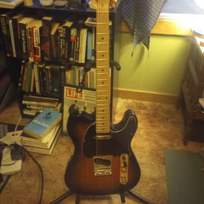 Squier Affinity Telecaster 2011 - Sunburst image 1
