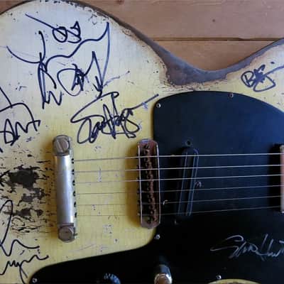 Loïc Le Pape Mosteel J.Ramone Tribute Guitar (Signed By Joe Perry, Alice Cooper And Others) image 13