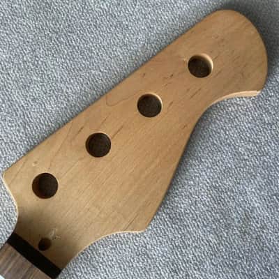 20 Frets Rosewood Fingerboard 4 String Jazz Bass Style Maple Neck image 4