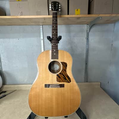 Gibson J-35 2018 - Antique Natural OHSC NICE! image 1