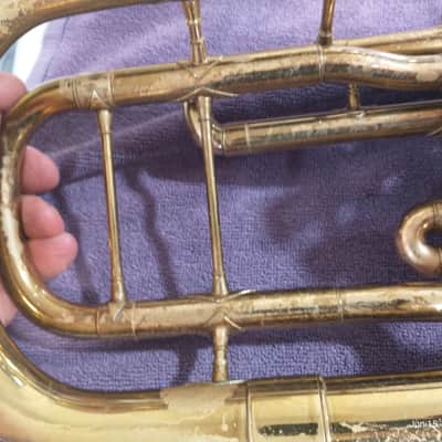 The Martin baritone horn 1940s-1960s - lacquered brass - for parts or repair image 8