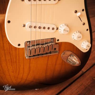 Fender 50th Anniversary Stratocaster Sunburst 2004 image 13